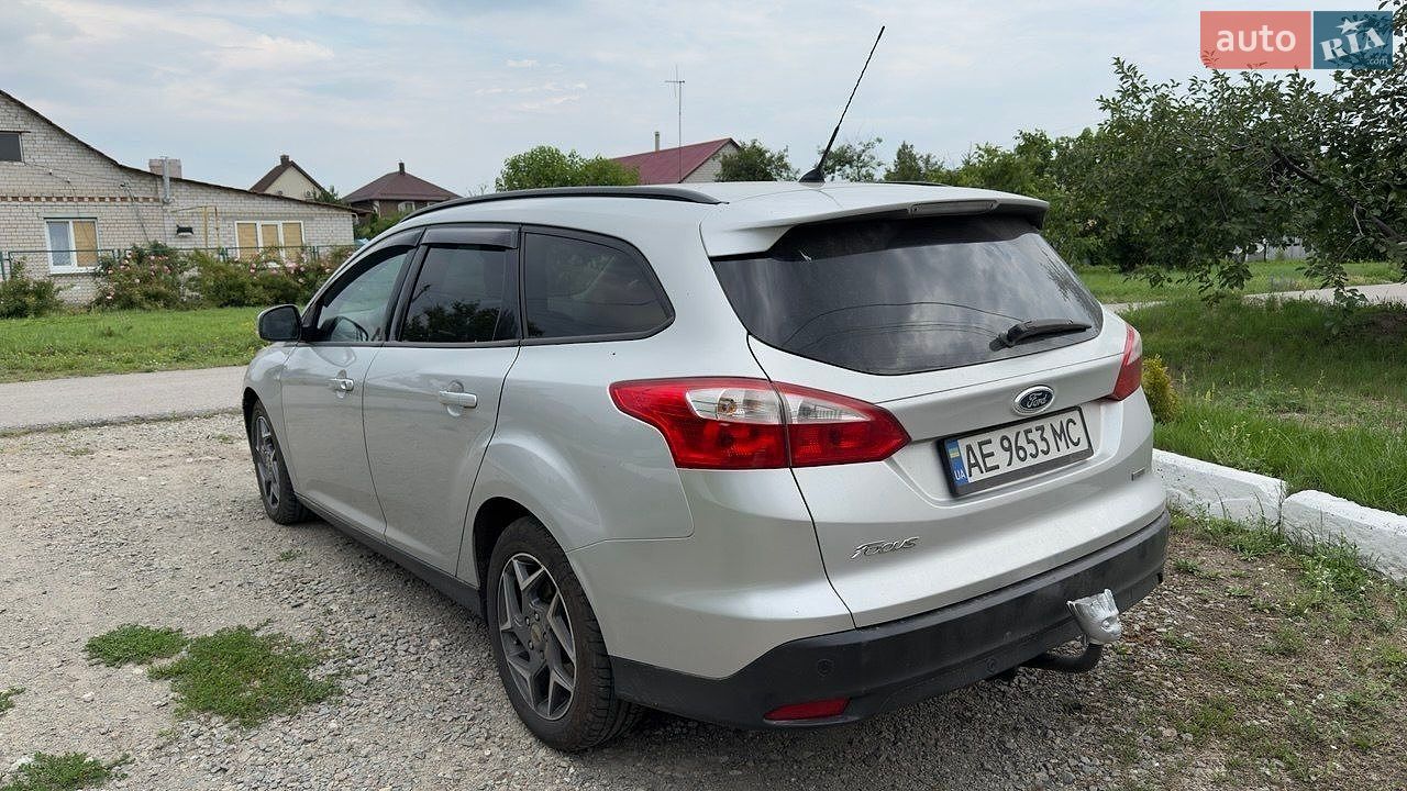 Ford Focus 2014 VIN WF0LXXGCBLET42811 фото оголошення 2 з 8