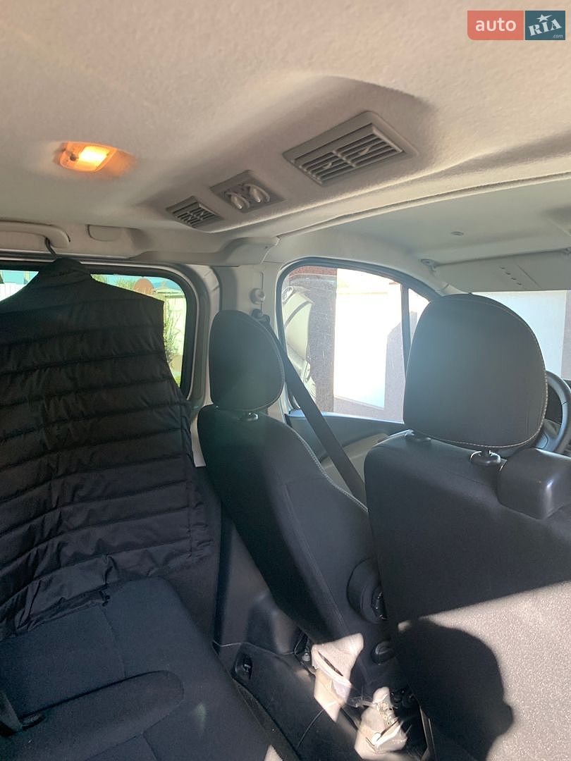 Renault Trafic 2017 VIN VF1JL000157156279 фото оголошення 8 з 14