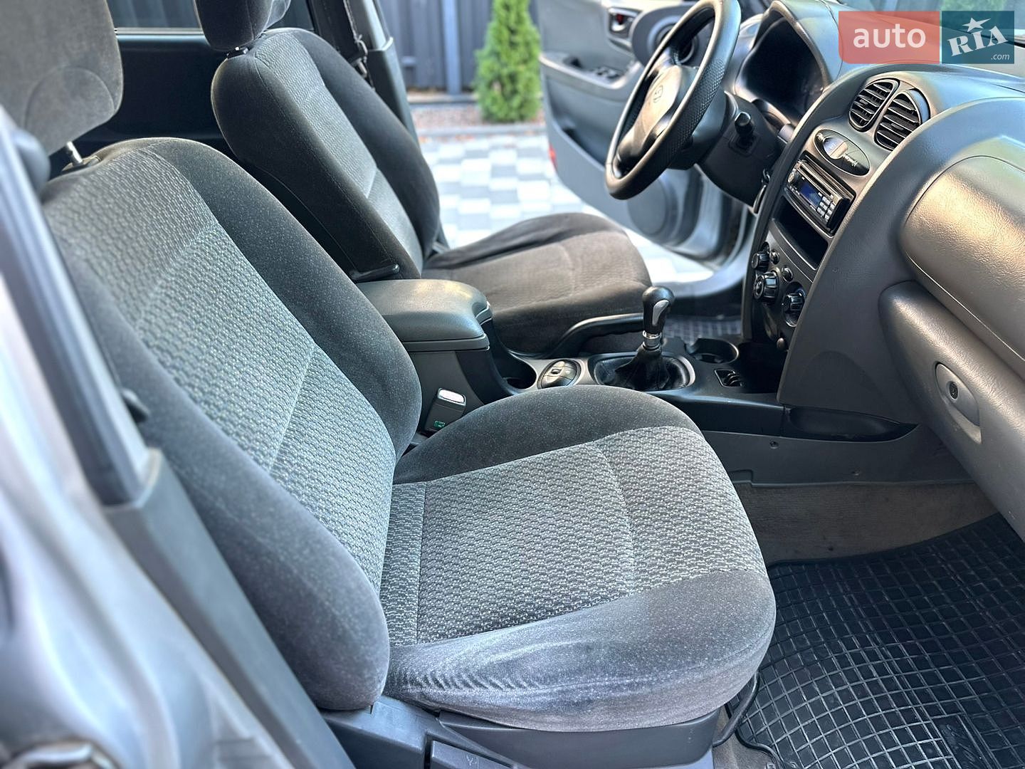 Hyundai Santa FE 2001 VIN KMHSC81AP1U029892 фото оголошення 20 з 37