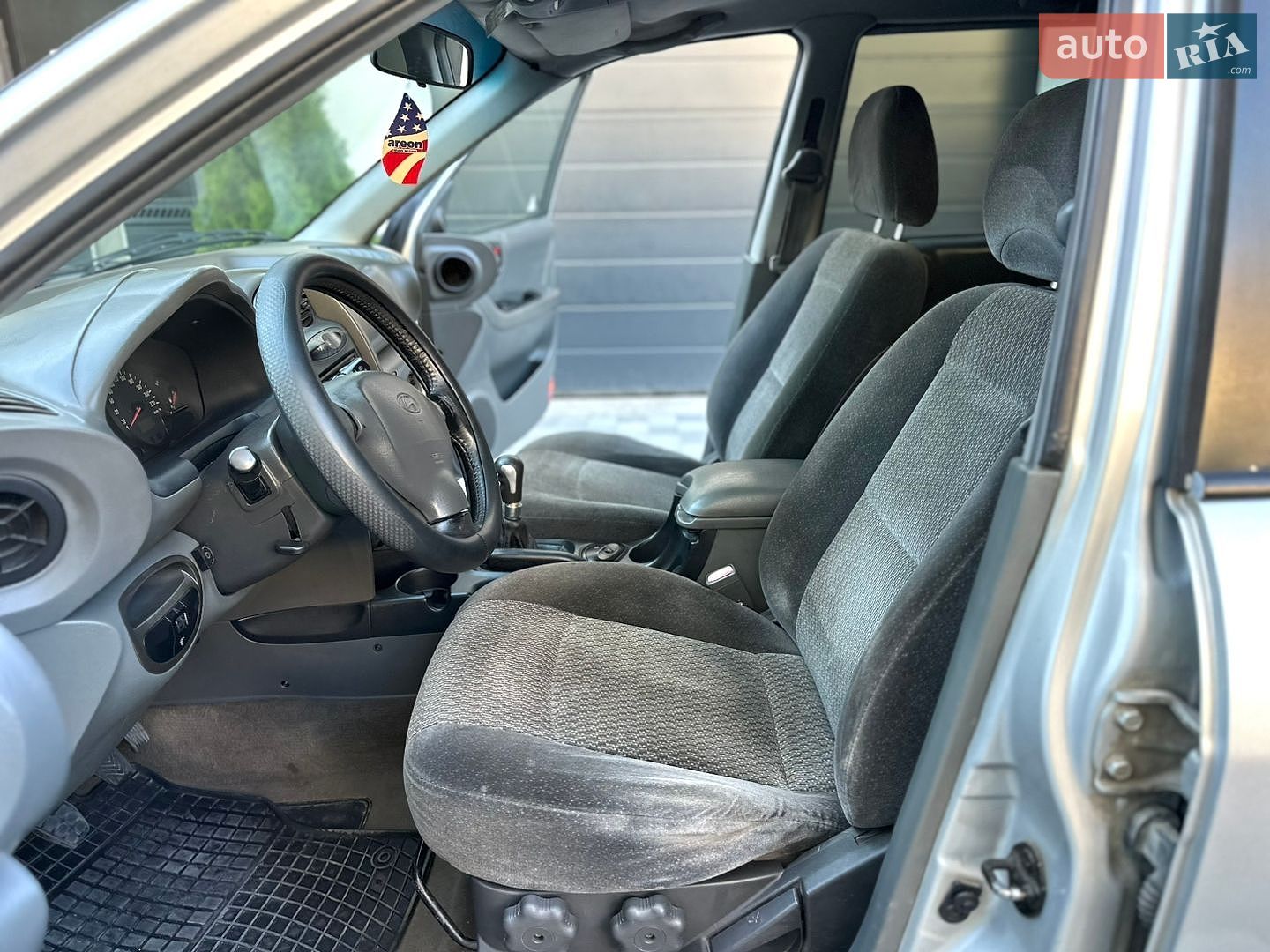 Hyundai Santa FE 2001 VIN KMHSC81AP1U029892 фото оголошення 26 з 37