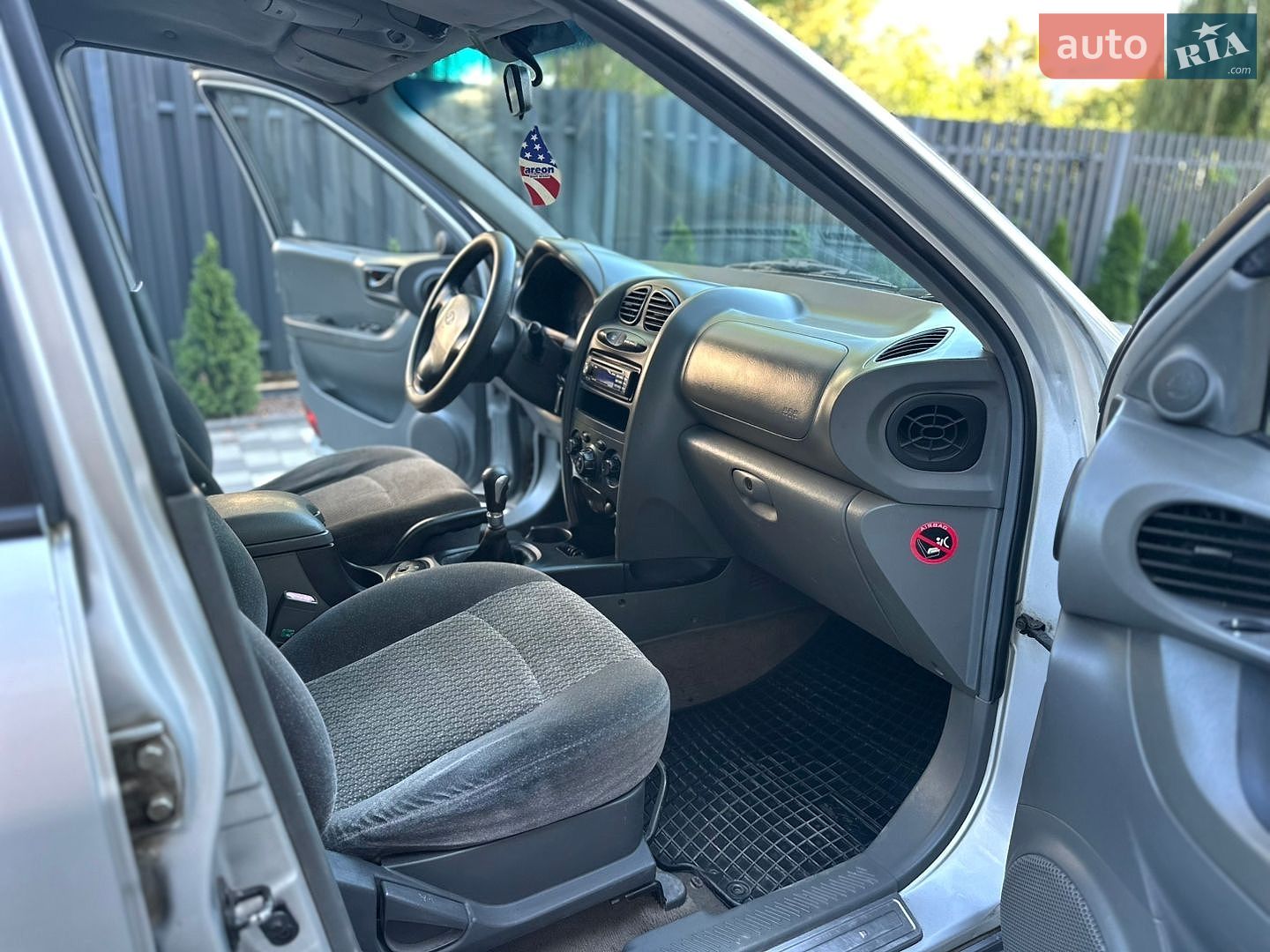 Hyundai Santa FE 2001 VIN KMHSC81AP1U029892 фото оголошення 19 з 37