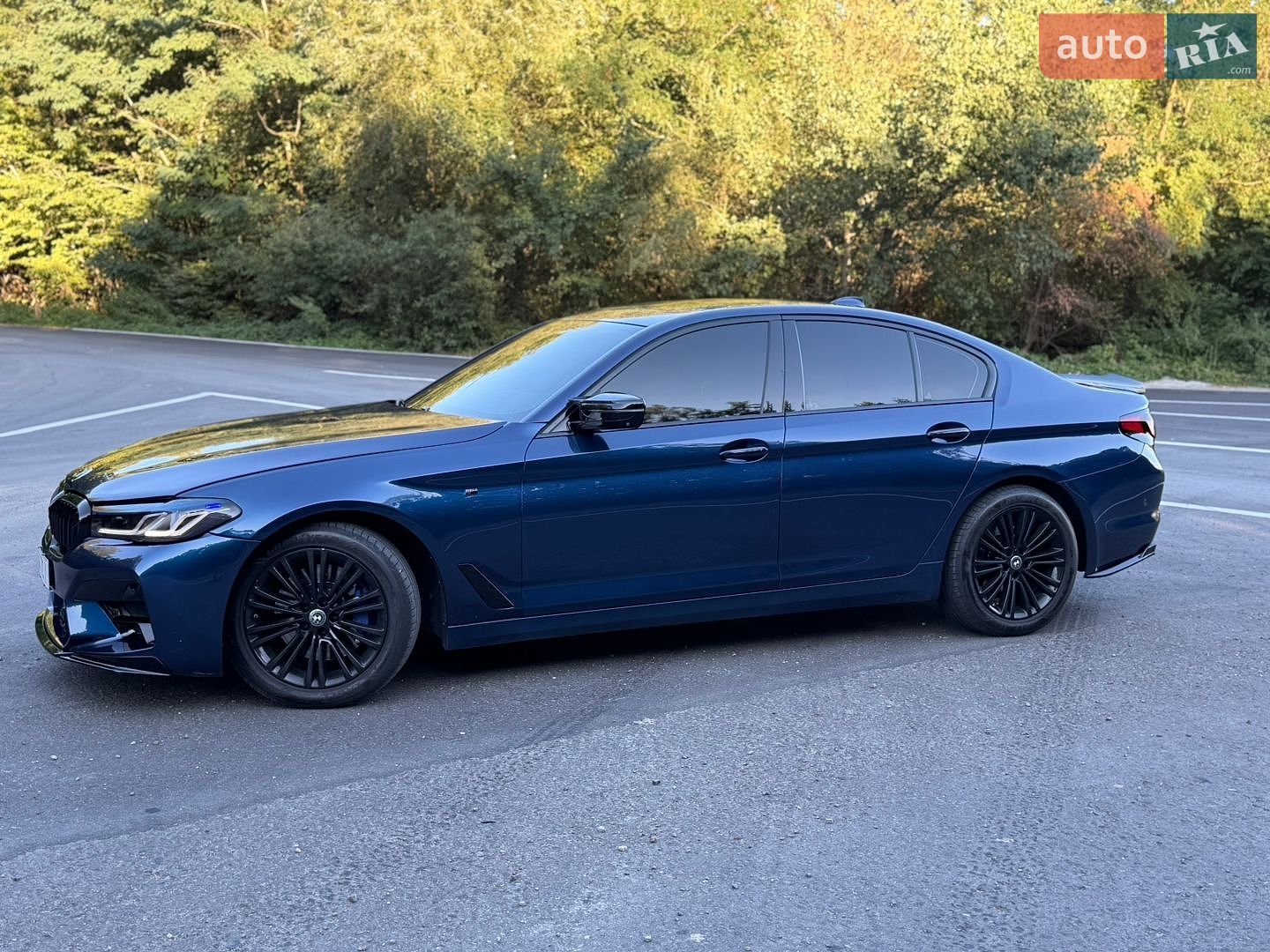 BMW 5 Series 2017 VIN WBAJE7C50JWC56319 фото оголошення 12 з 38