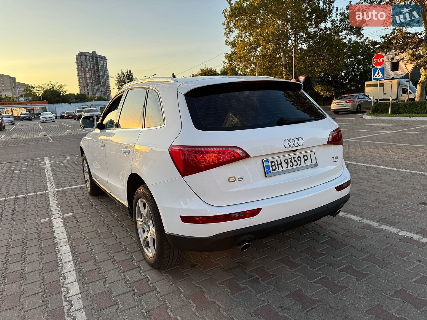 Audi Q5 2010 VIN WAUZZZ8R2BA020149 фото оголошення 11 з 35
