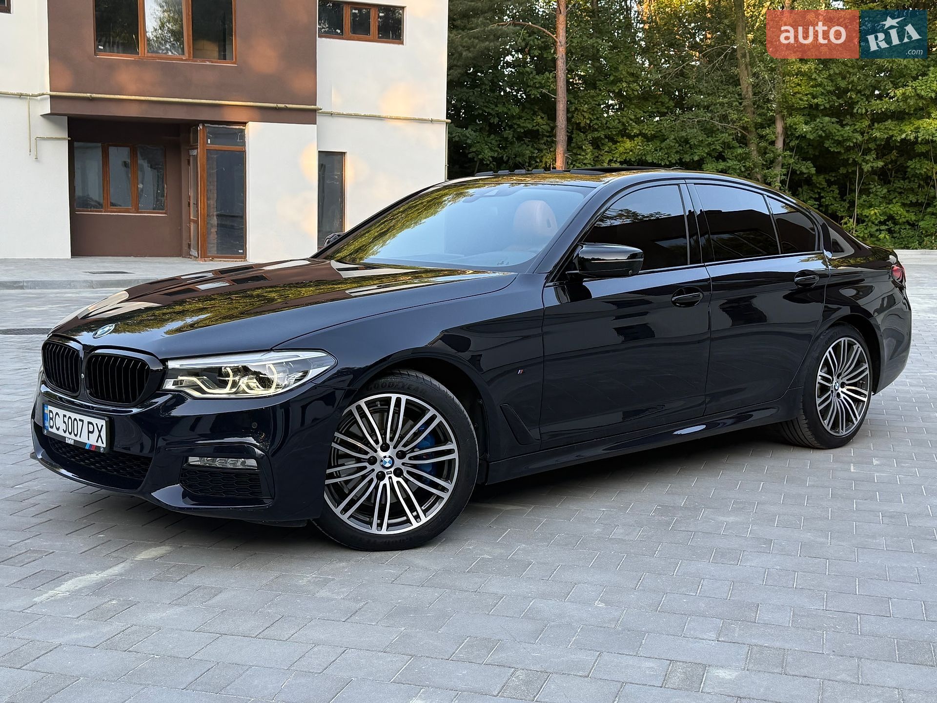 BMW 5 Series 2017 VIN WBAJA7C37HG905044 фото оголошення 28 з 122