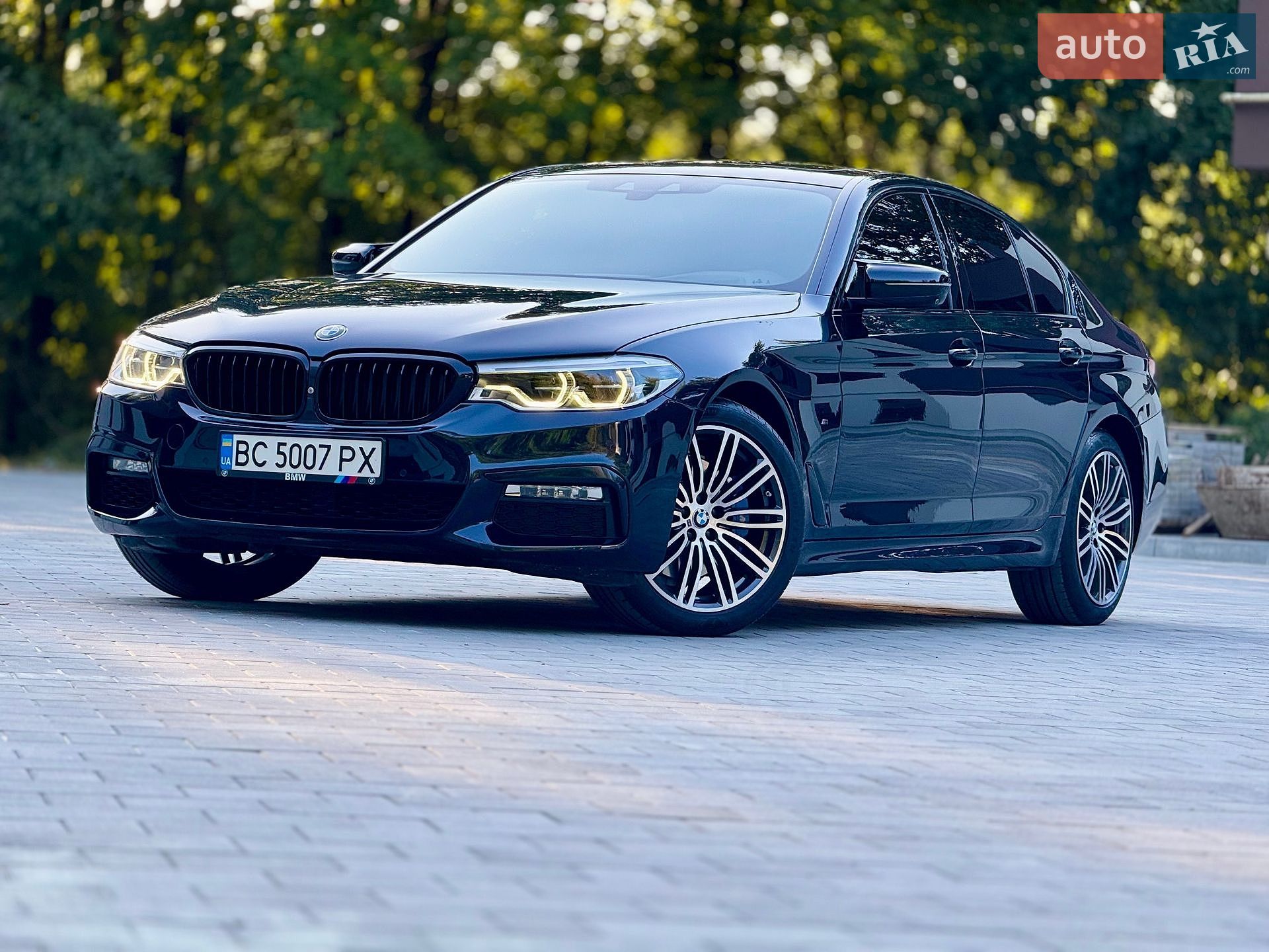 BMW 5 Series 2017 VIN WBAJA7C37HG905044 фото оголошення 3 з 122