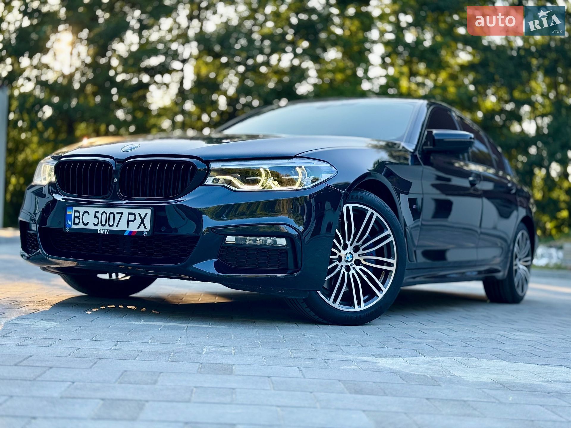 BMW 5 Series 2017 VIN WBAJA7C37HG905044 фото оголошення 7 з 122
