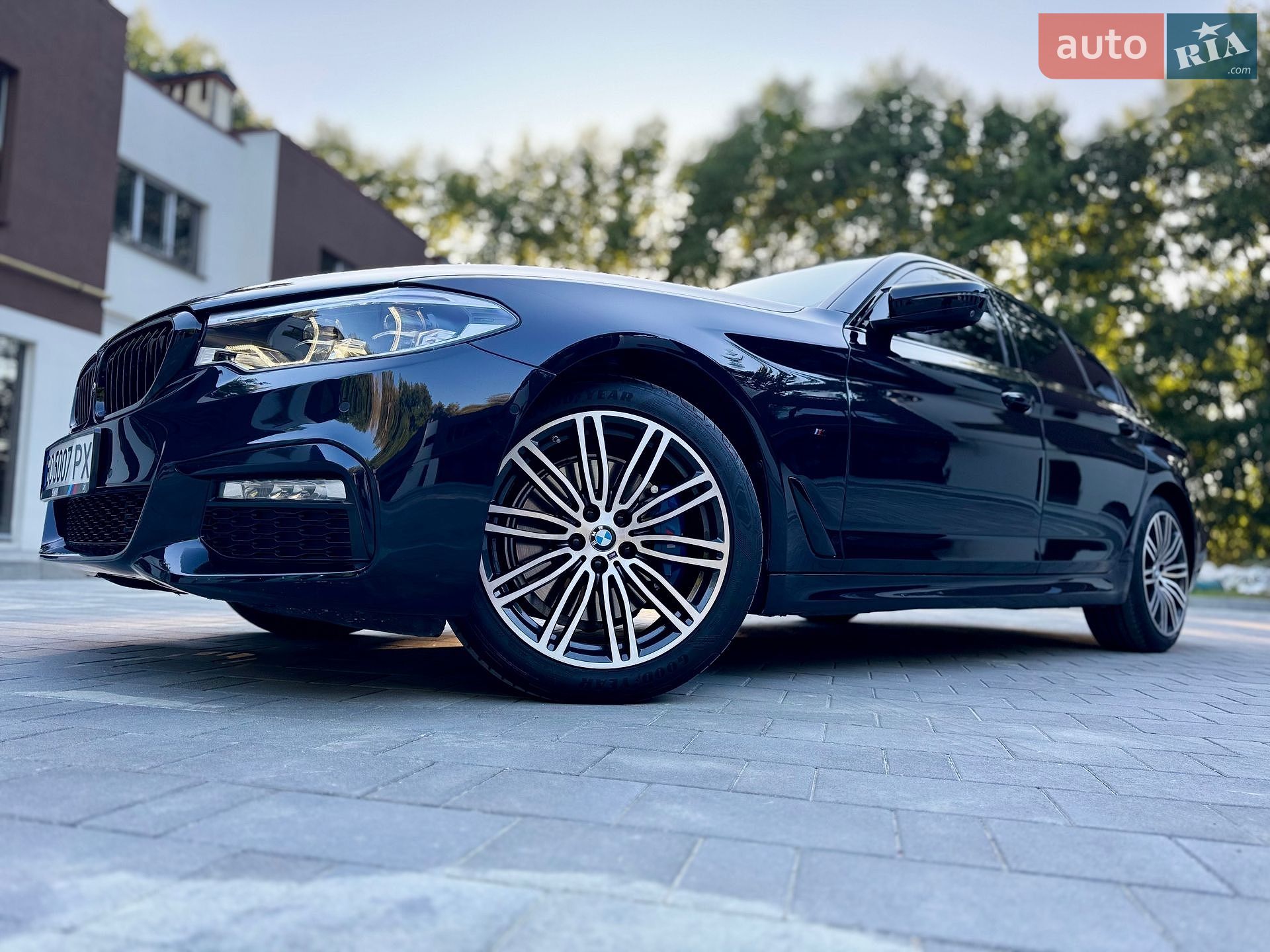 BMW 5 Series 2017 VIN WBAJA7C37HG905044 фото оголошення 8 з 122