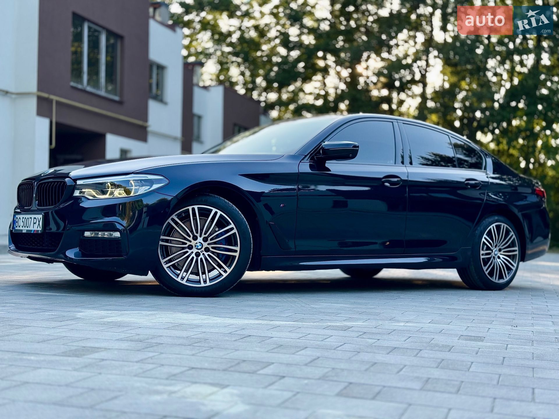 BMW 5 Series 2017 VIN WBAJA7C37HG905044 фото оголошення 10 з 122