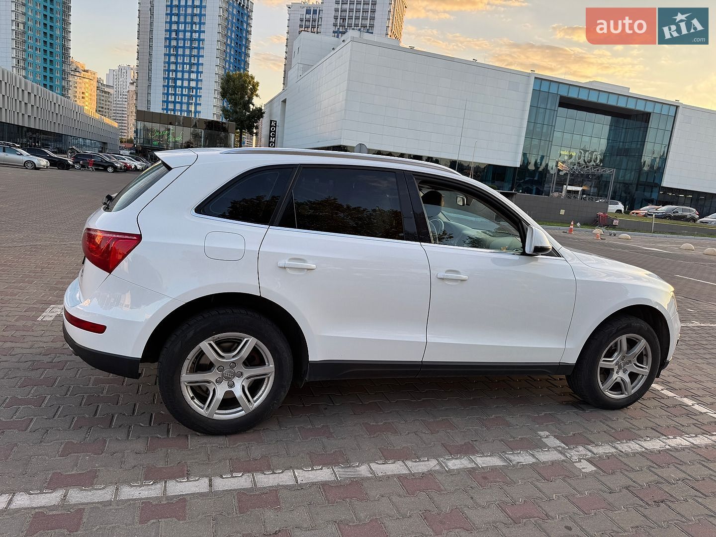 Audi Q5 2010 VIN WAUZZZ8R2BA020149 фото оголошення 9 з 35