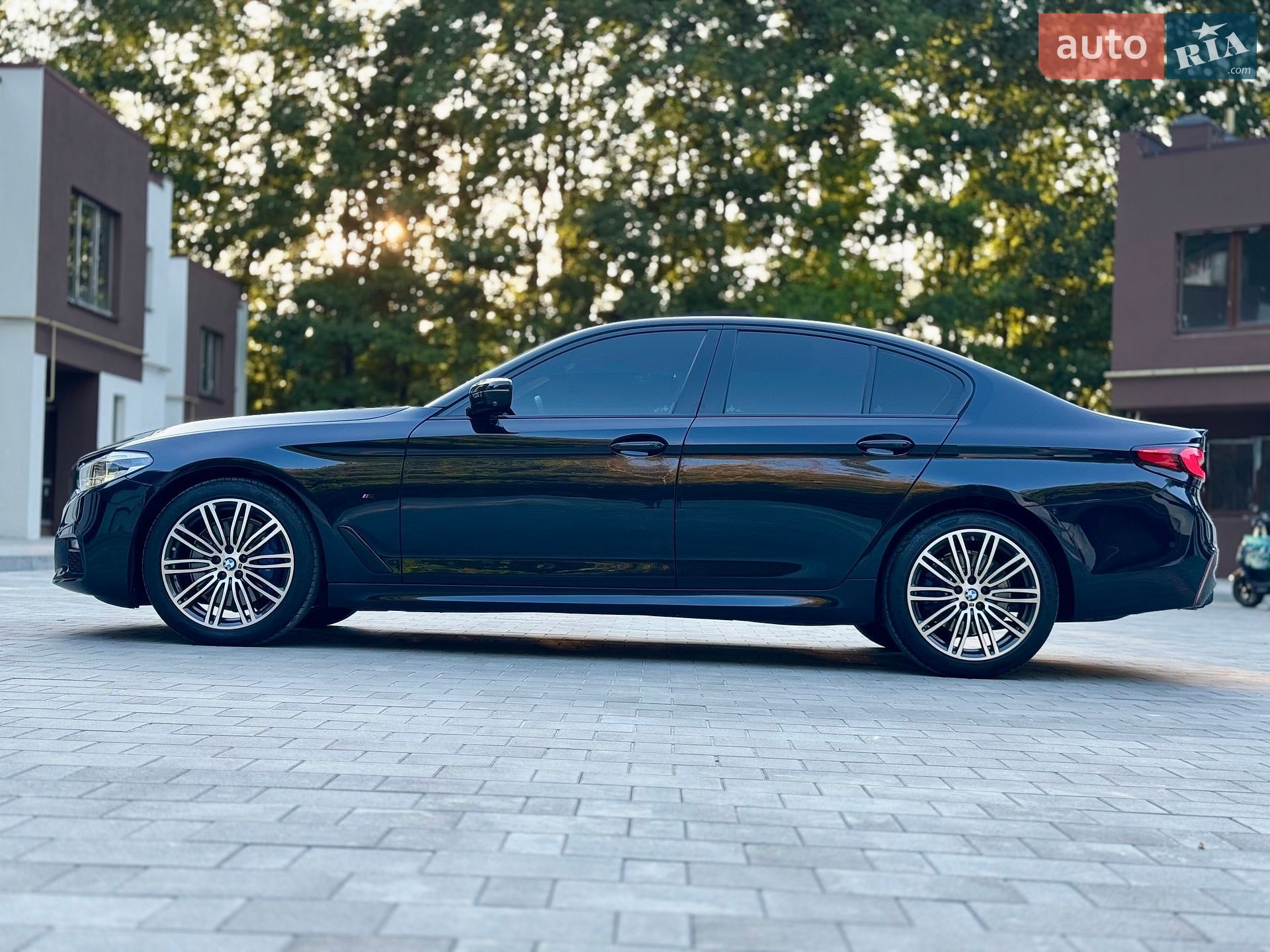 BMW 5 Series 2017 VIN WBAJA7C37HG905044 фото оголошення 26 з 122