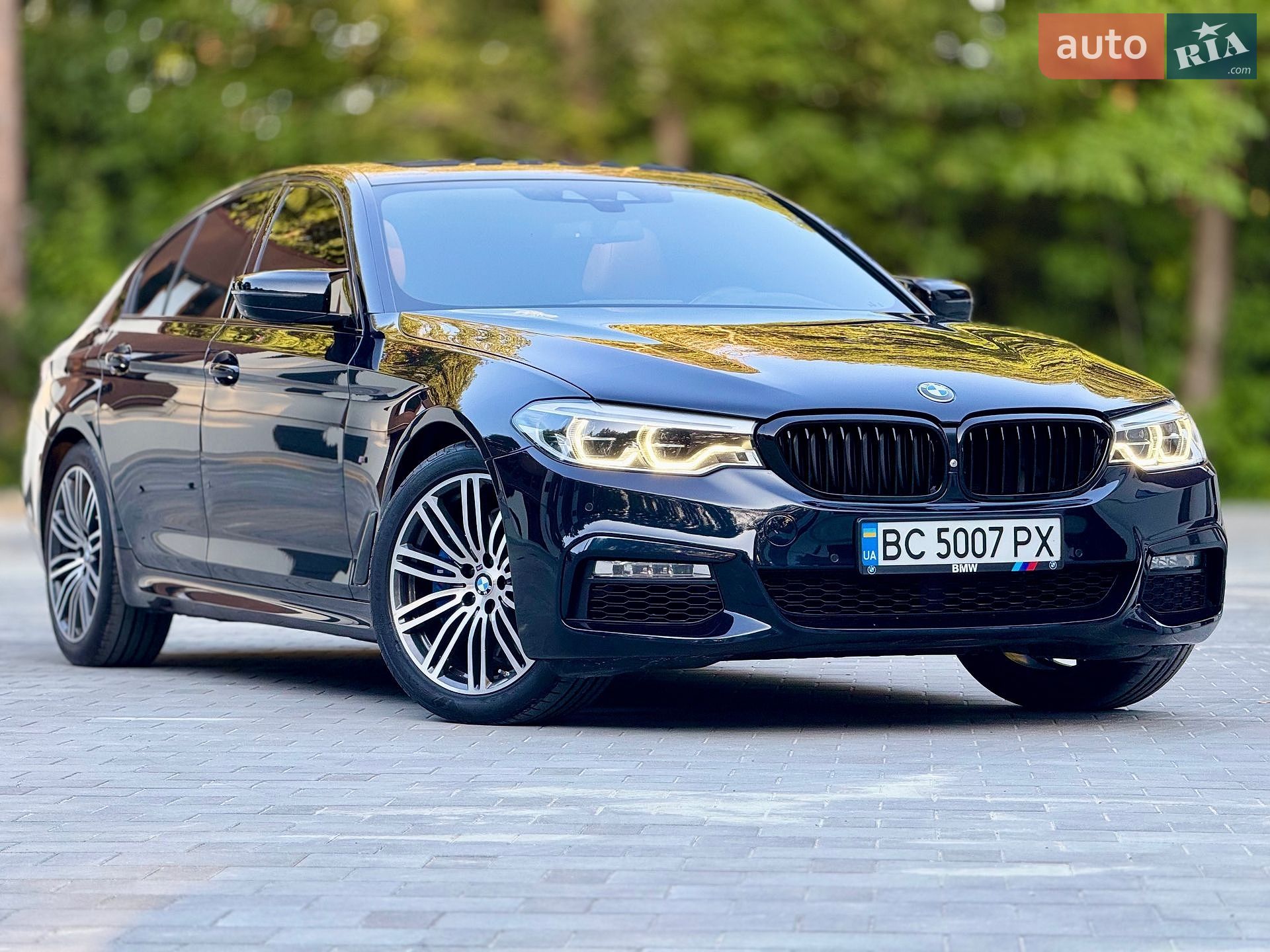 BMW 5 Series 2017 VIN WBAJA7C37HG905044 фото оголошення 29 з 122