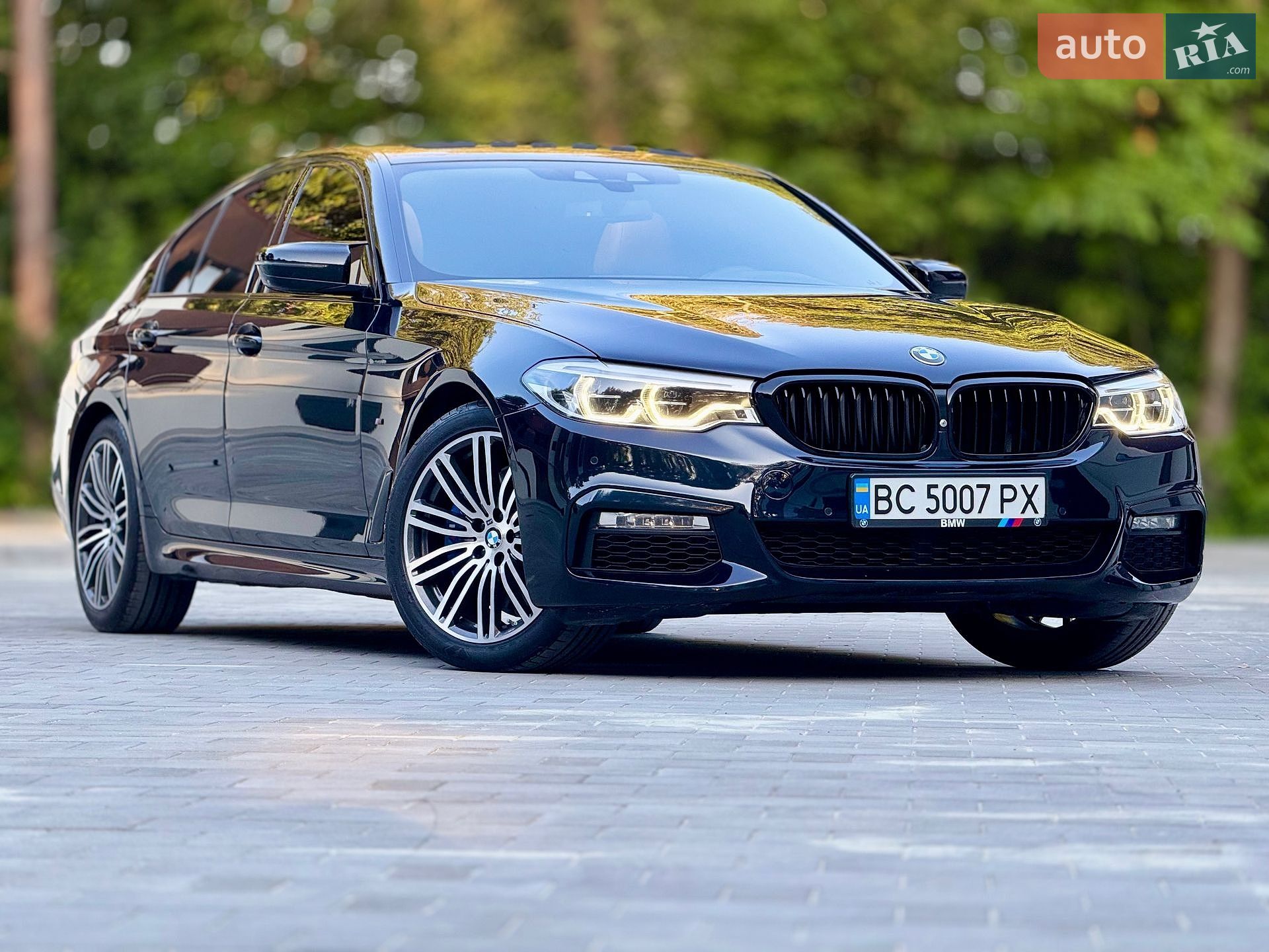 BMW 5 Series 2017 VIN WBAJA7C37HG905044 фото оголошення 32 з 122