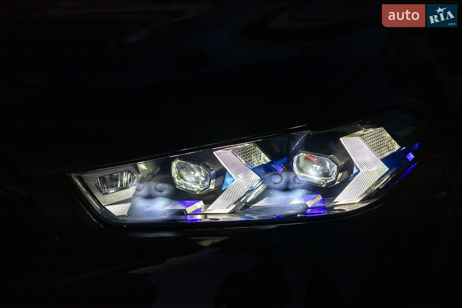 BMW X6 2020 VIN 5UXCY6C00L9D11899 фото оголошення 14 з 49