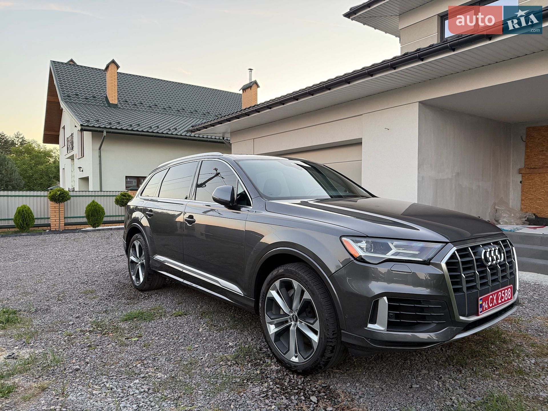 Audi Q7 2020 VIN WA1LXAF72LD004285 фото оголошення 2 з 30