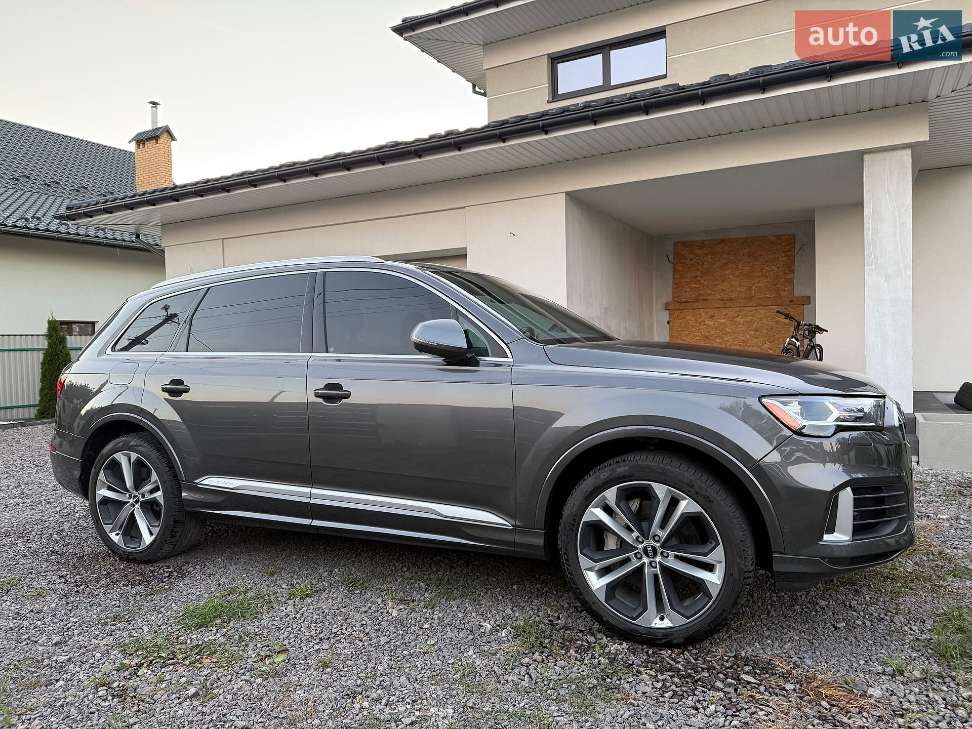 Audi Q7 2020 VIN WA1LXAF72LD004285 фото оголошення 3 з 30