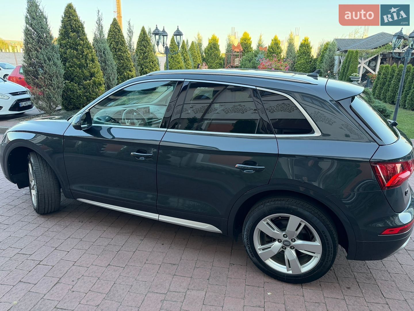 Audi Q5 2018 VIN WA1BNAFY0J2236614 фото оголошення 11 з 114