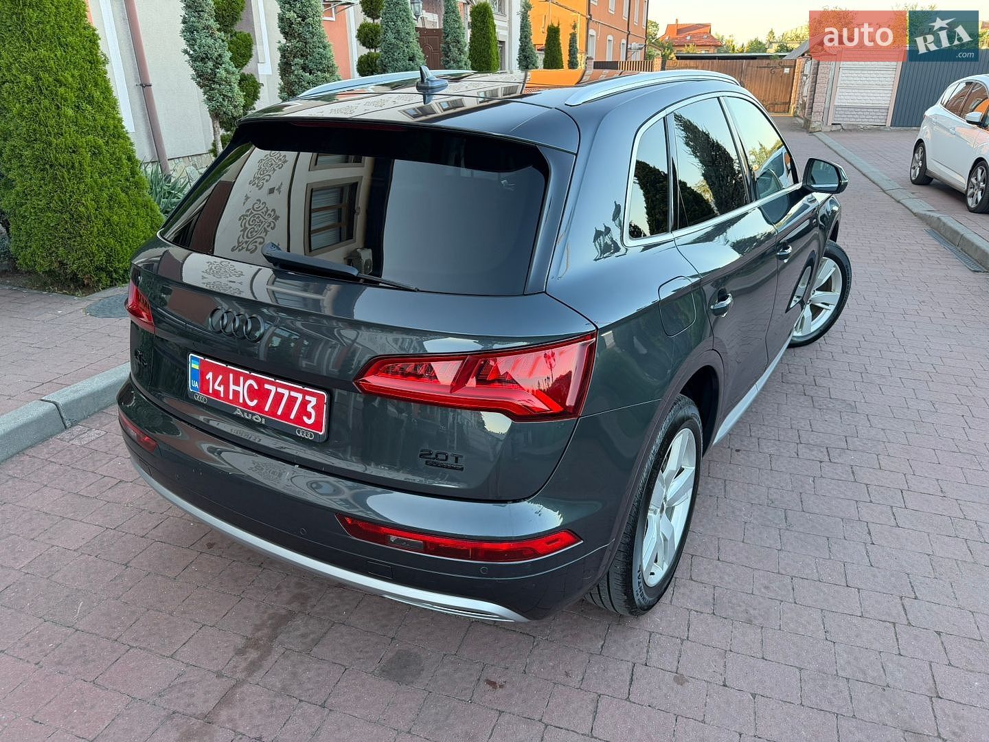 Audi Q5 2018 VIN WA1BNAFY0J2236614 фото оголошення 18 з 114