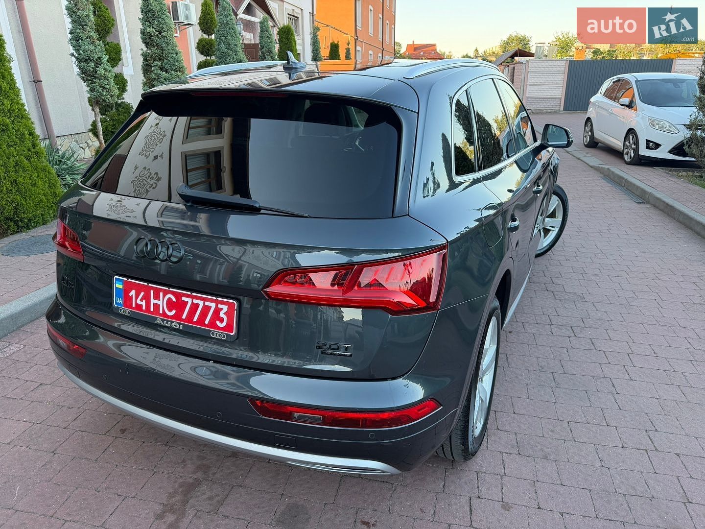 Audi Q5 2018 VIN WA1BNAFY0J2236614 фото оголошення 19 з 114
