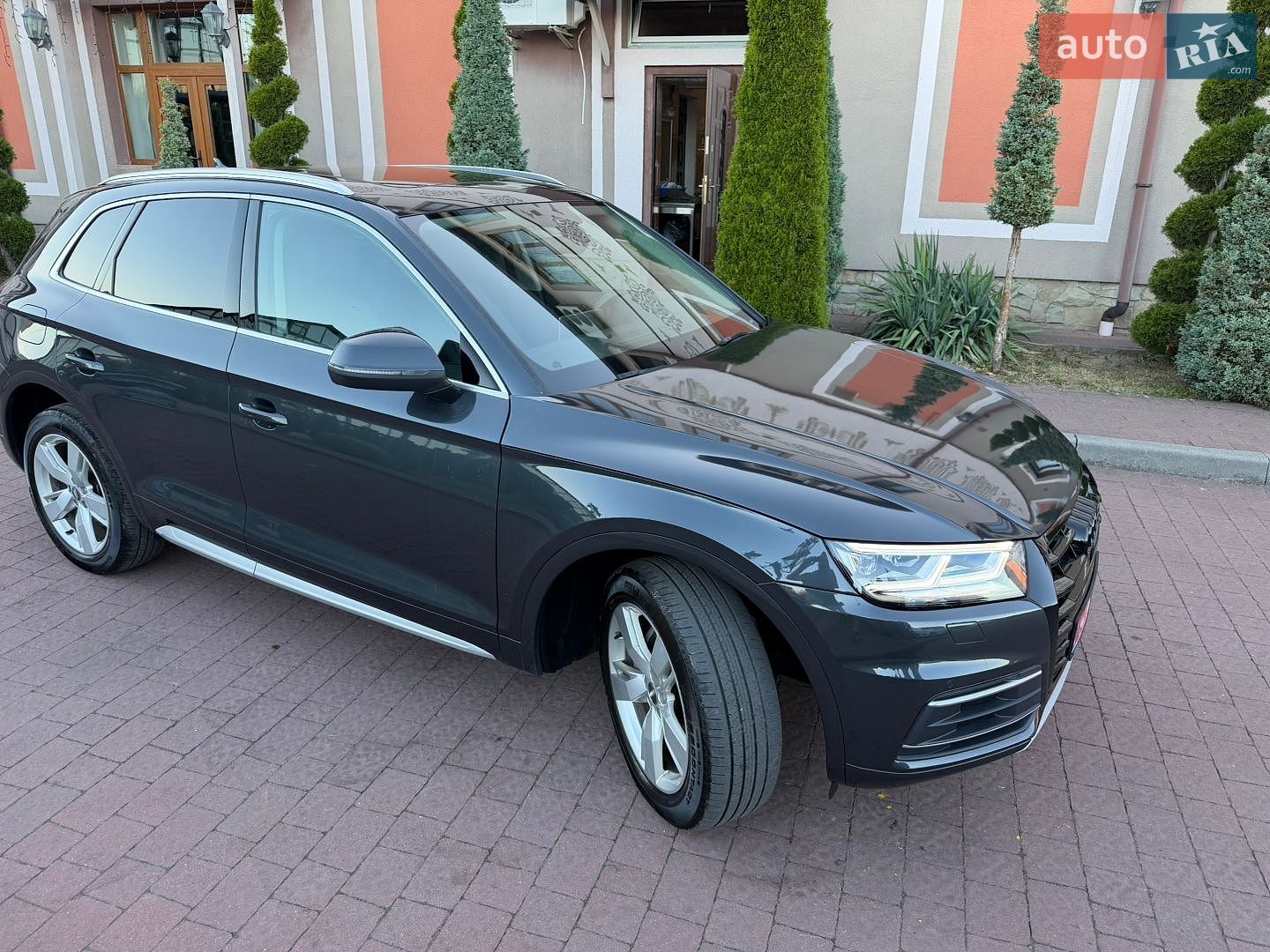 Audi Q5 2018 VIN WA1BNAFY0J2236614 фото оголошення 26 з 114
