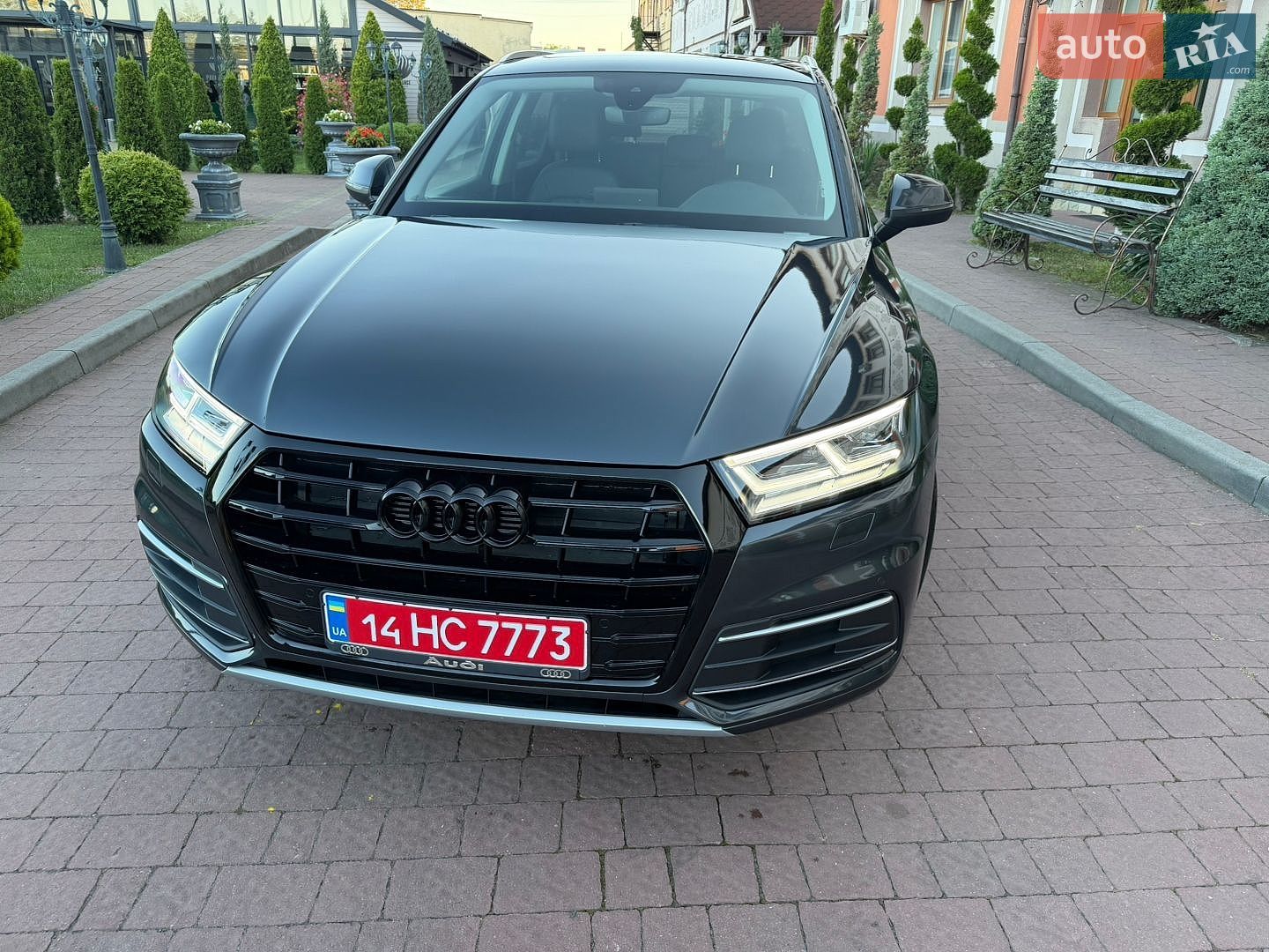 Audi Q5 2018 VIN WA1BNAFY0J2236614 фото оголошення 32 з 114
