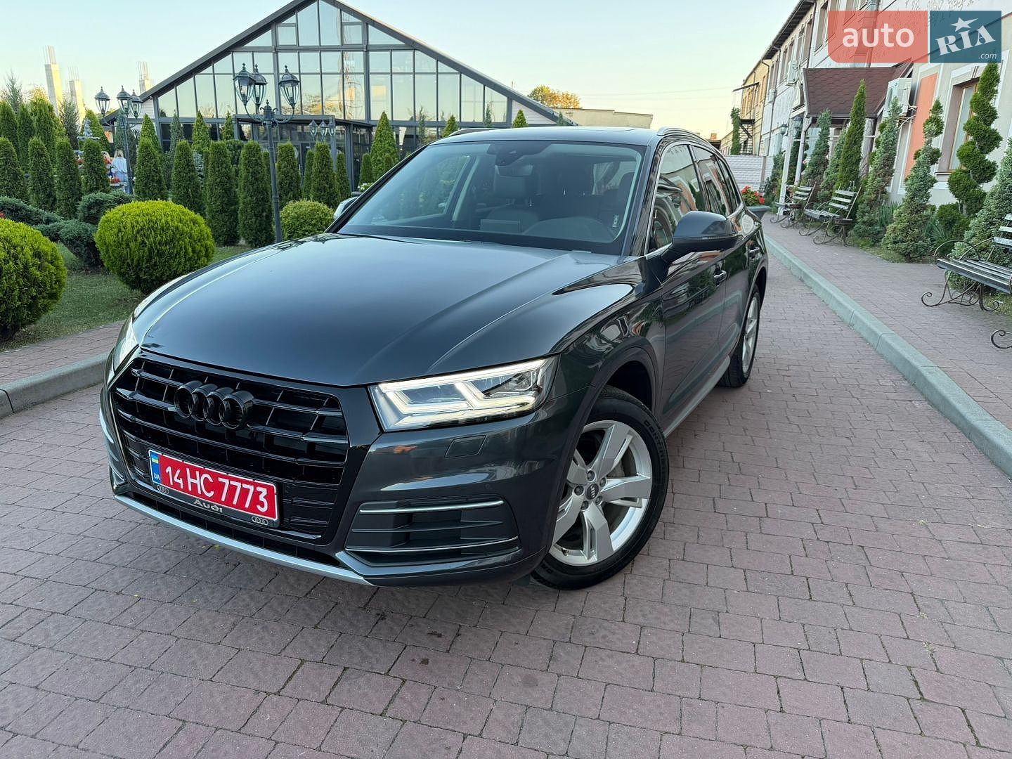 Audi Q5 2018 VIN WA1BNAFY0J2236614 фото оголошення 34 з 114