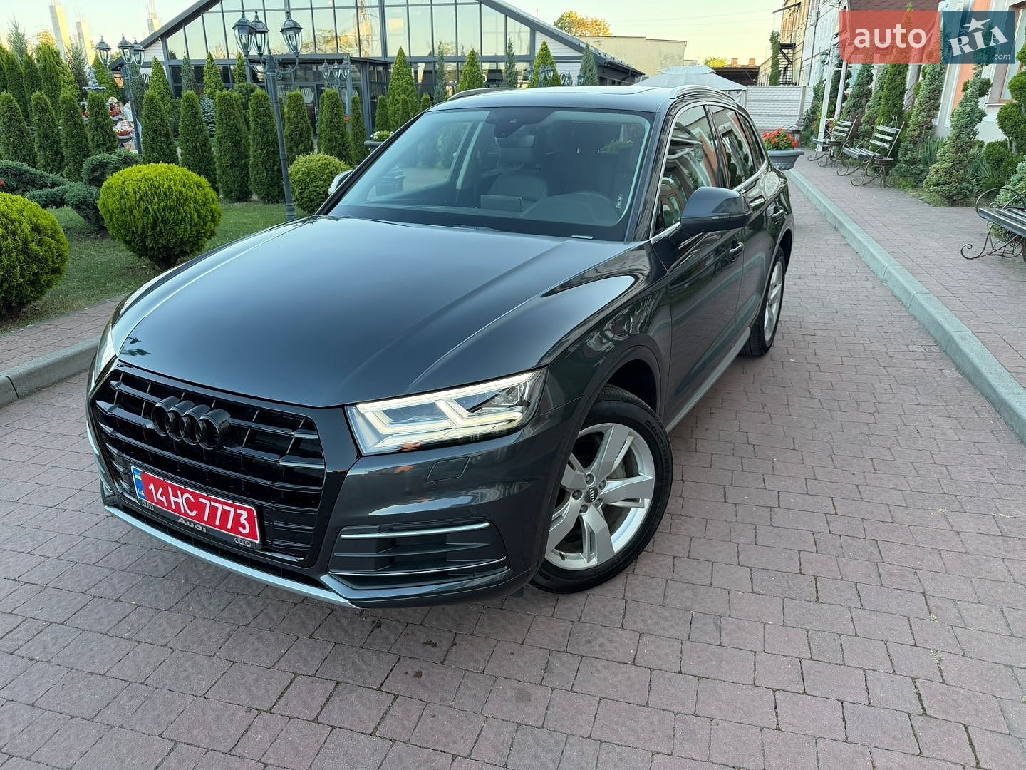 Audi Q5 2018 VIN WA1BNAFY0J2236614 фото оголошення 36 з 114