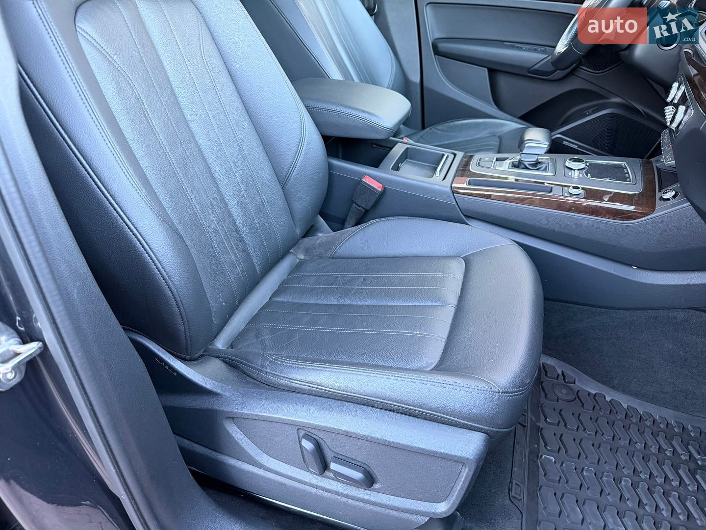 Audi Q5 2018 VIN WA1BNAFY0J2236614 фото оголошення 99 з 114