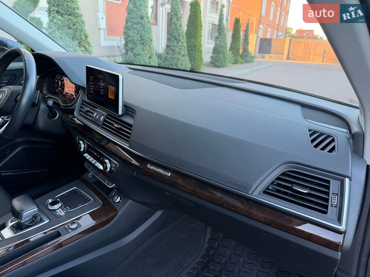 Audi Q5 2018 VIN WA1BNAFY0J2236614 фото оголошення 102 з 114