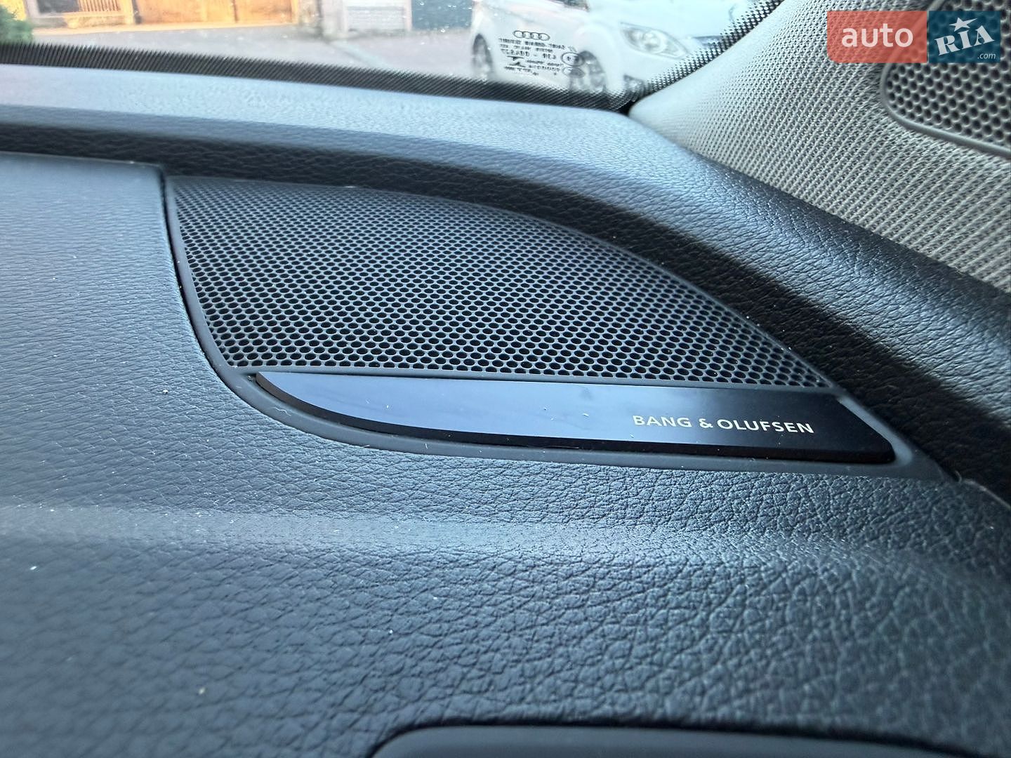 Audi Q5 2018 VIN WA1BNAFY0J2236614 фото оголошення 104 з 114