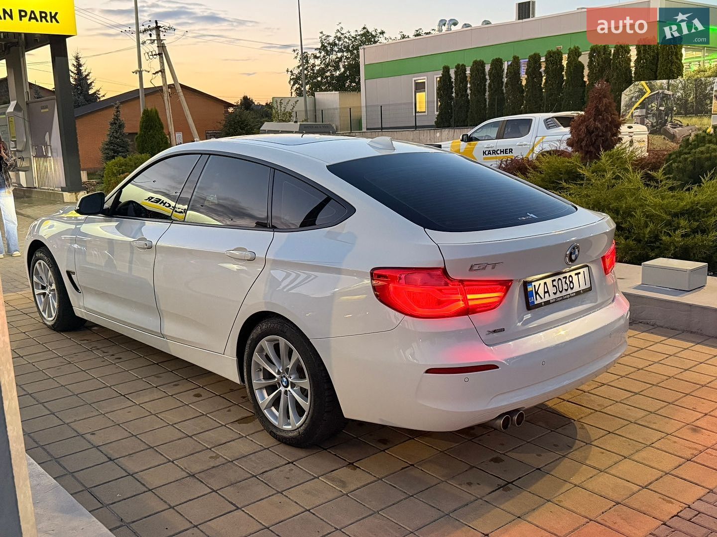 BMW 3 Series GT 2017 VIN WBA8T5104HG817395 фото оголошення 9 з 17