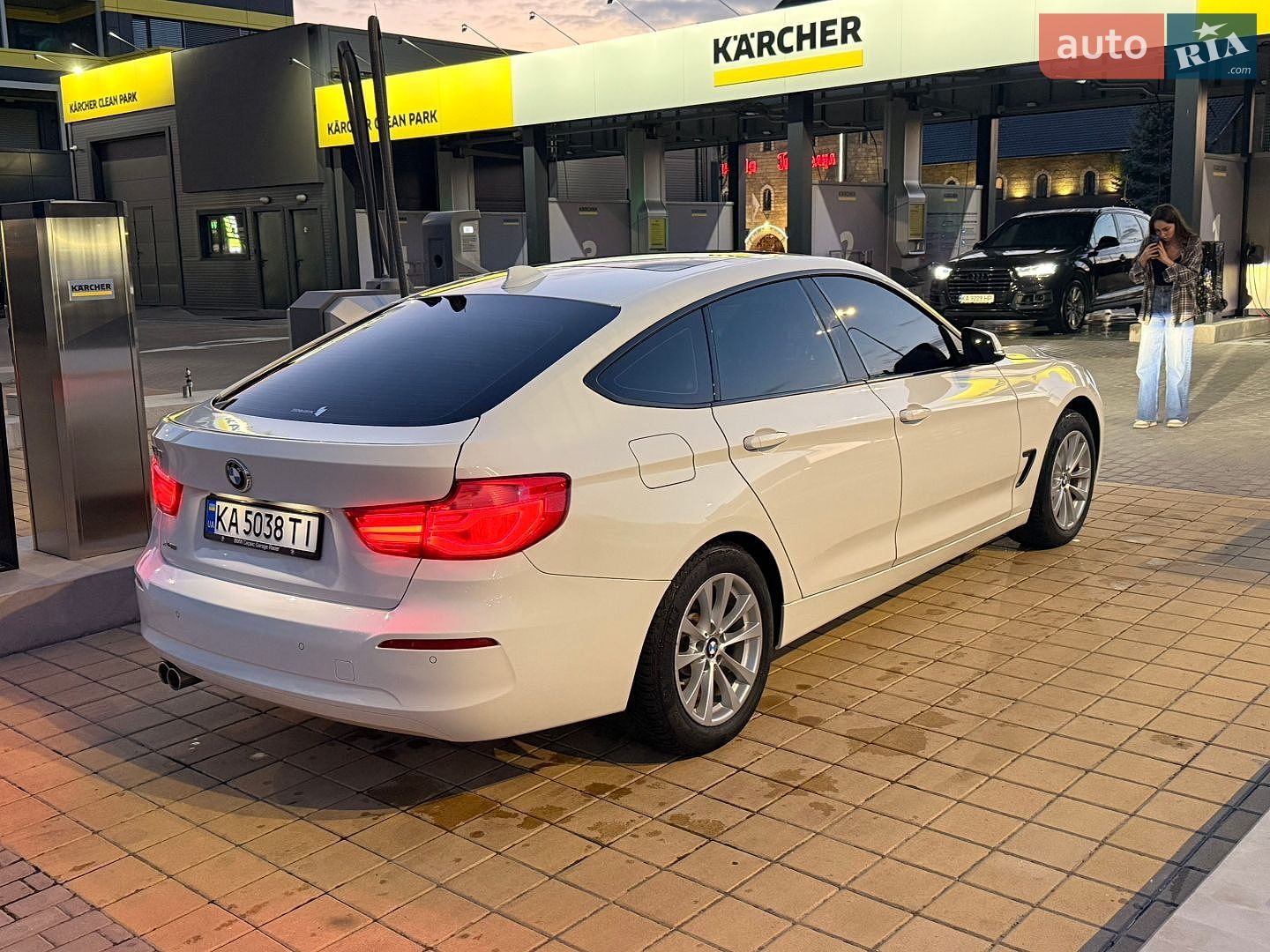 BMW 3 Series GT 2017 VIN WBA8T5104HG817395 фото оголошення 10 з 17