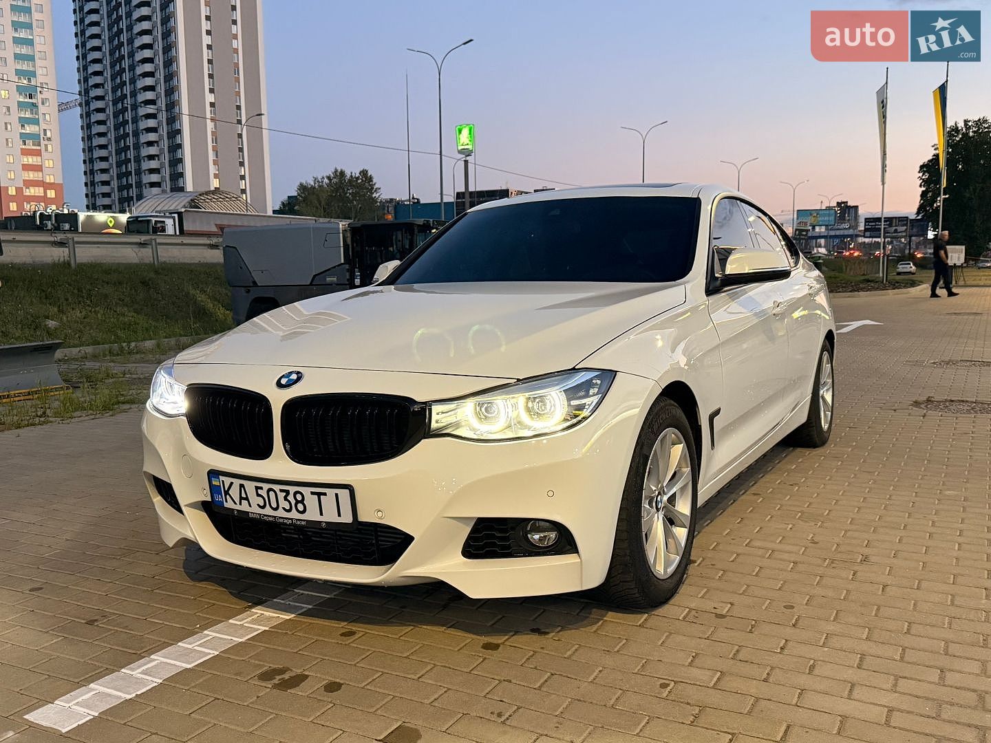 BMW 3 Series GT 2017 VIN WBA8T5104HG817395 фото оголошення 5 з 17