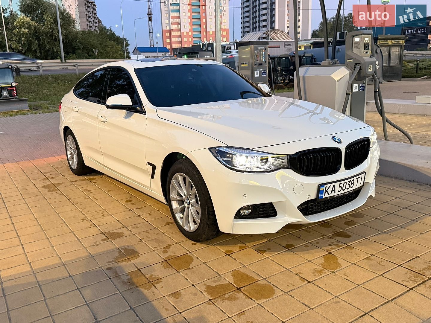 BMW 3 Series GT 2017 VIN WBA8T5104HG817395 фото оголошення 11 з 17
