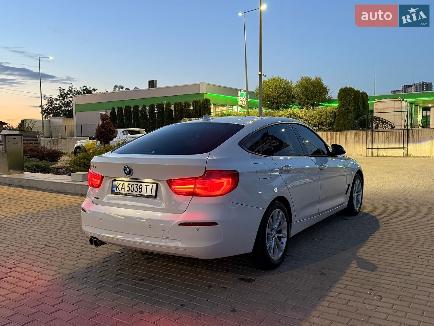 BMW 3 Series GT 2017 VIN WBA8T5104HG817395 фото оголошення 12 з 17