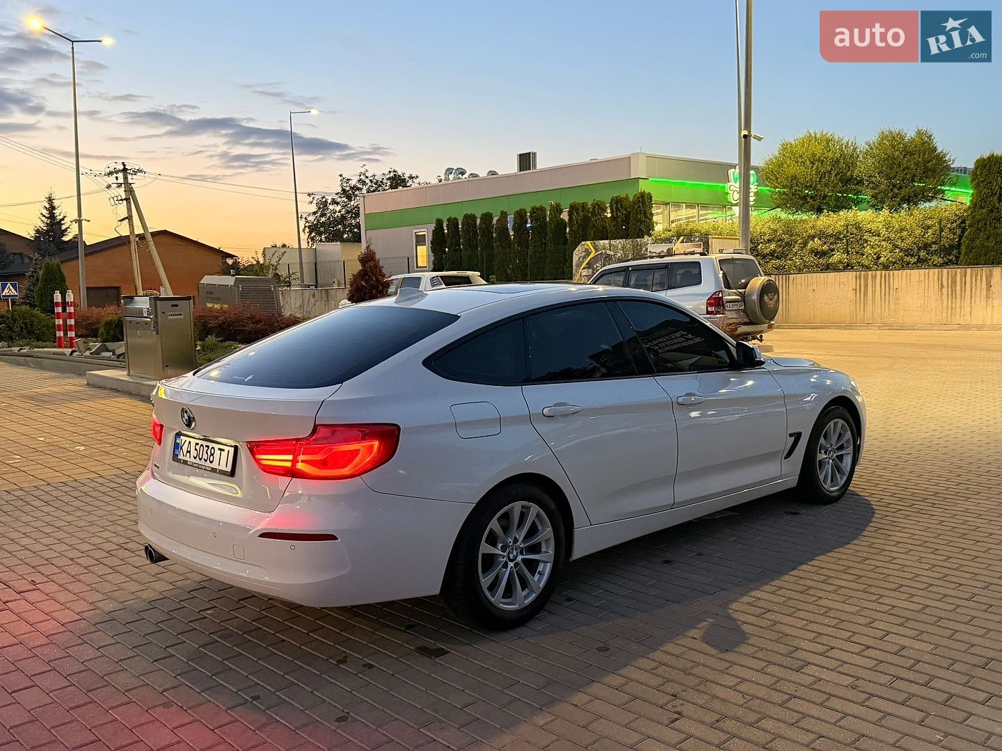 BMW 3 Series GT 2017 VIN WBA8T5104HG817395 фото оголошення 13 з 17