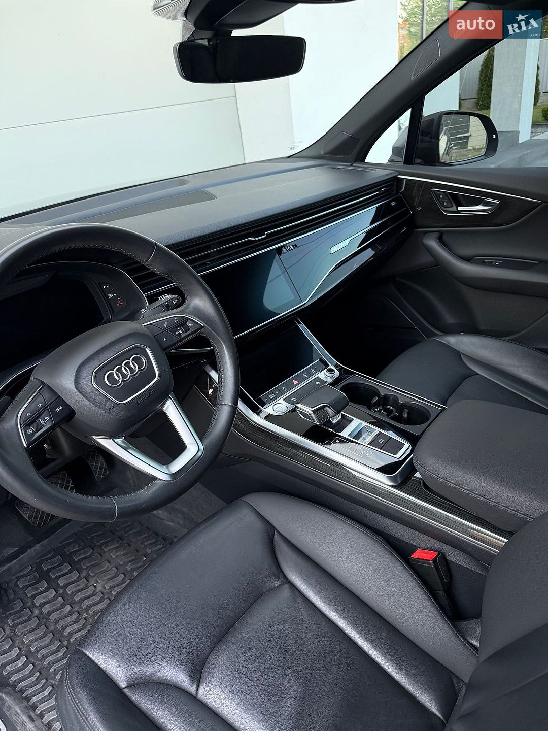 Audi Q7 2020 VIN WA1LXAF72LD004285 фото оголошення 18 з 24