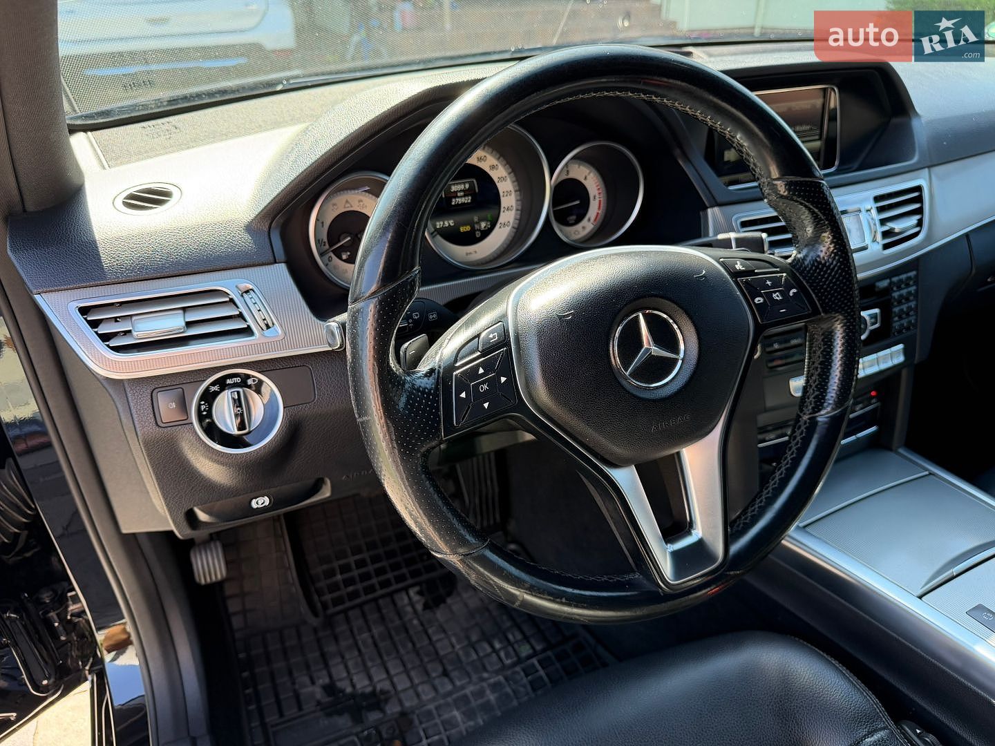 Mercedes-Benz E-Class 2013 VIN WDD2122021A827292 фото оголошення 29 з 62