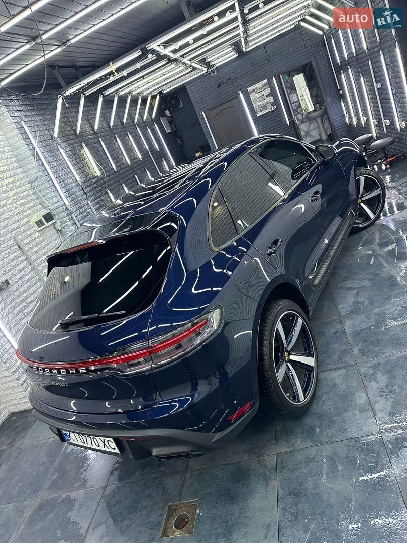Porsche Macan 2022 VIN WP1AA2A56PLB05074 фото оголошення 4 з 11