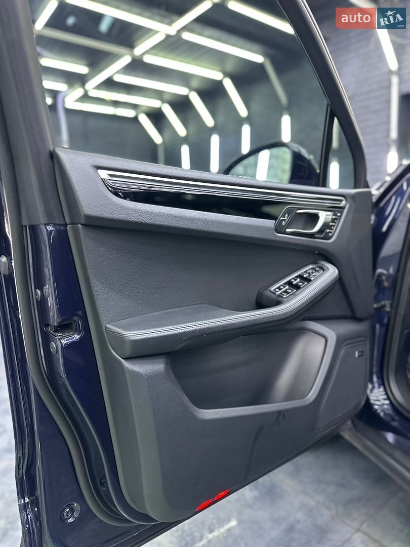 Porsche Macan 2022 VIN WP1AA2A56PLB05074 фото оголошення 9 з 11