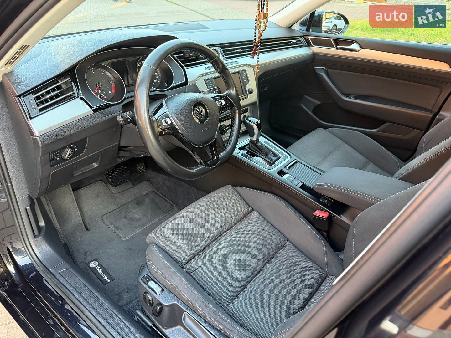 Volkswagen Passat 2016 VIN WVWZZZ3CZGE168513 фото оголошення 10 з 109