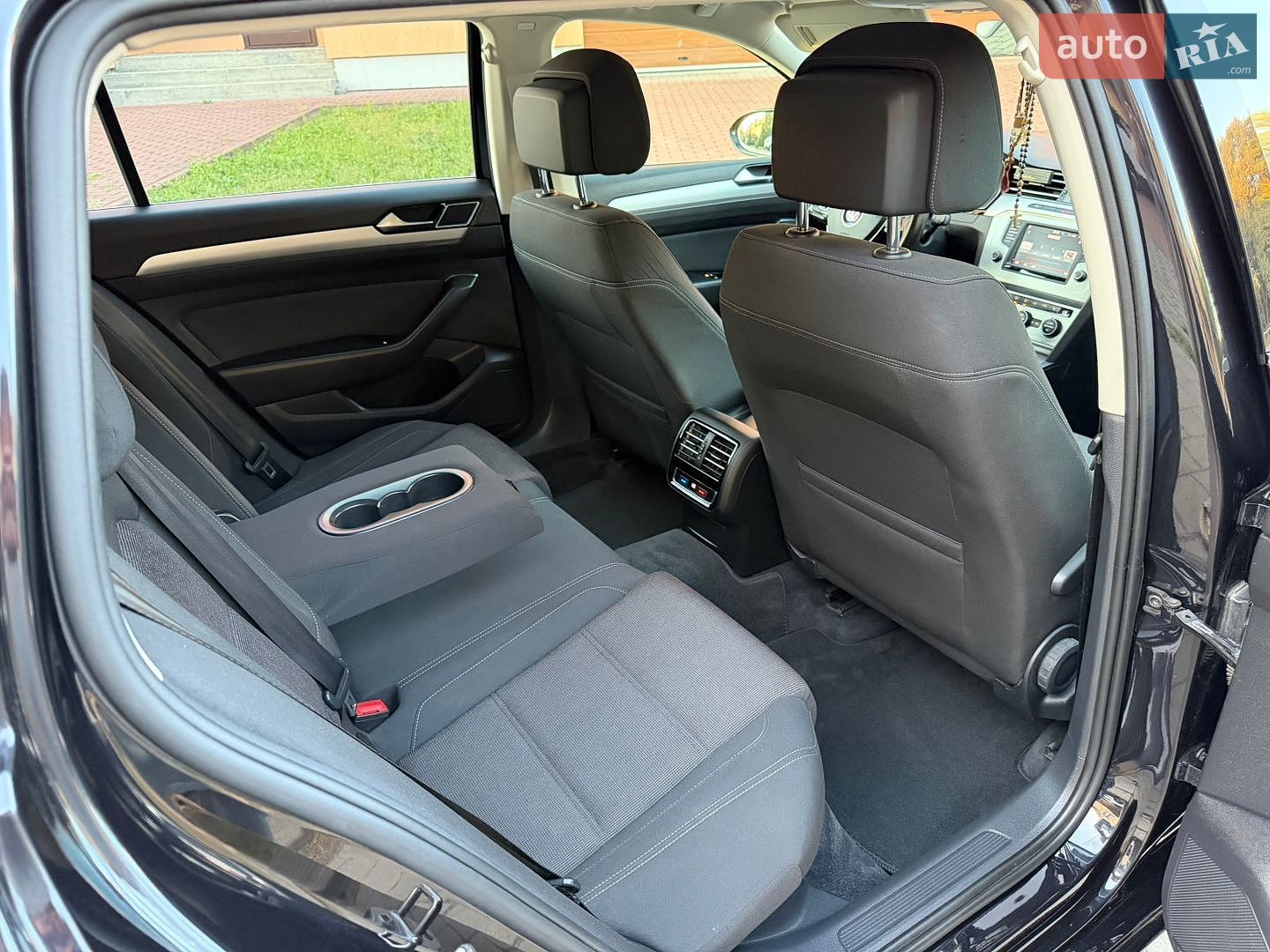 Volkswagen Passat 2016 VIN WVWZZZ3CZGE168513 фото оголошення 29 з 109