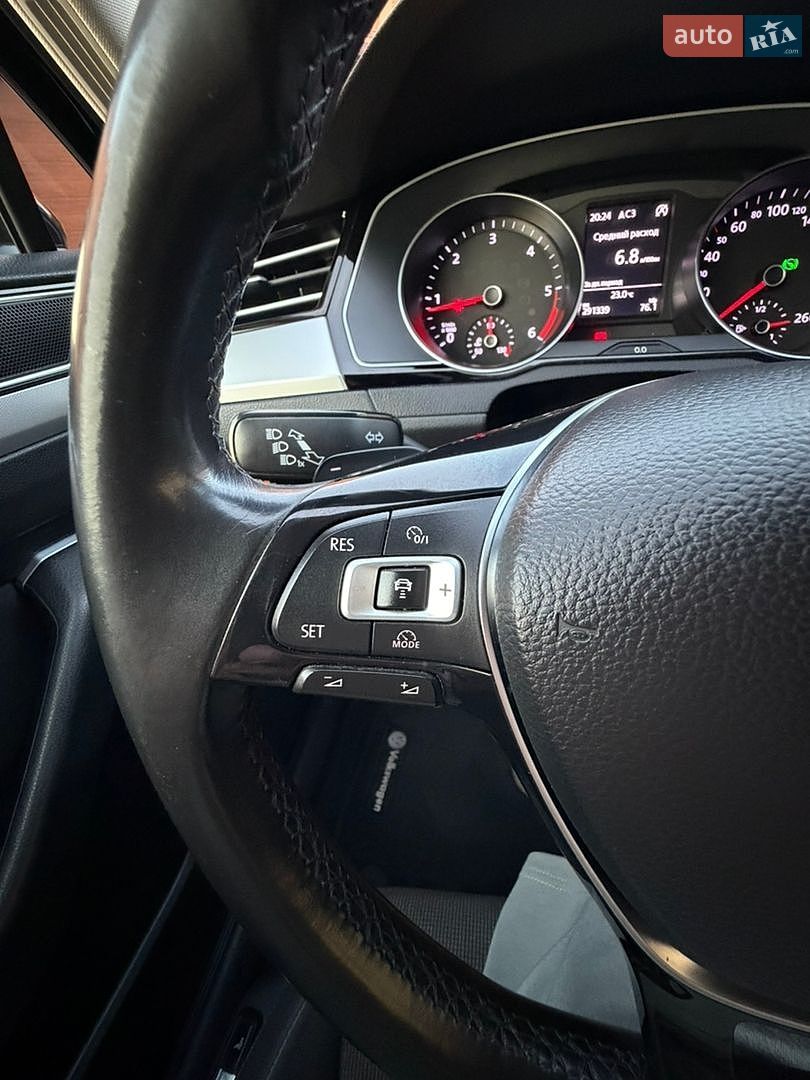Volkswagen Passat 2016 VIN WVWZZZ3CZGE168513 фото оголошення 48 з 109