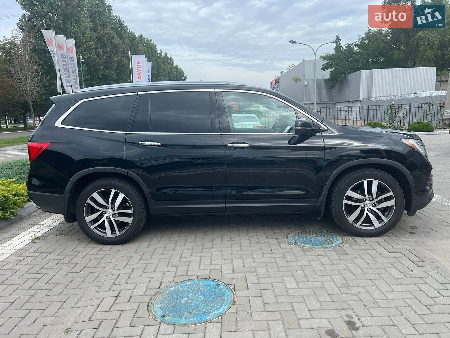 Honda Pilot 2017 VIN 5FNYF6H02HB055250 фото оголошення 3 з 23