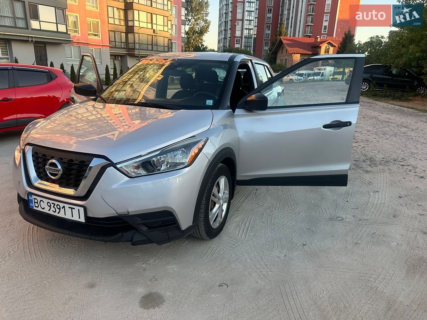 Nissan Kicks 2020 VIN 3N1CP5BV5LL561738 фото оголошення 3 з 22