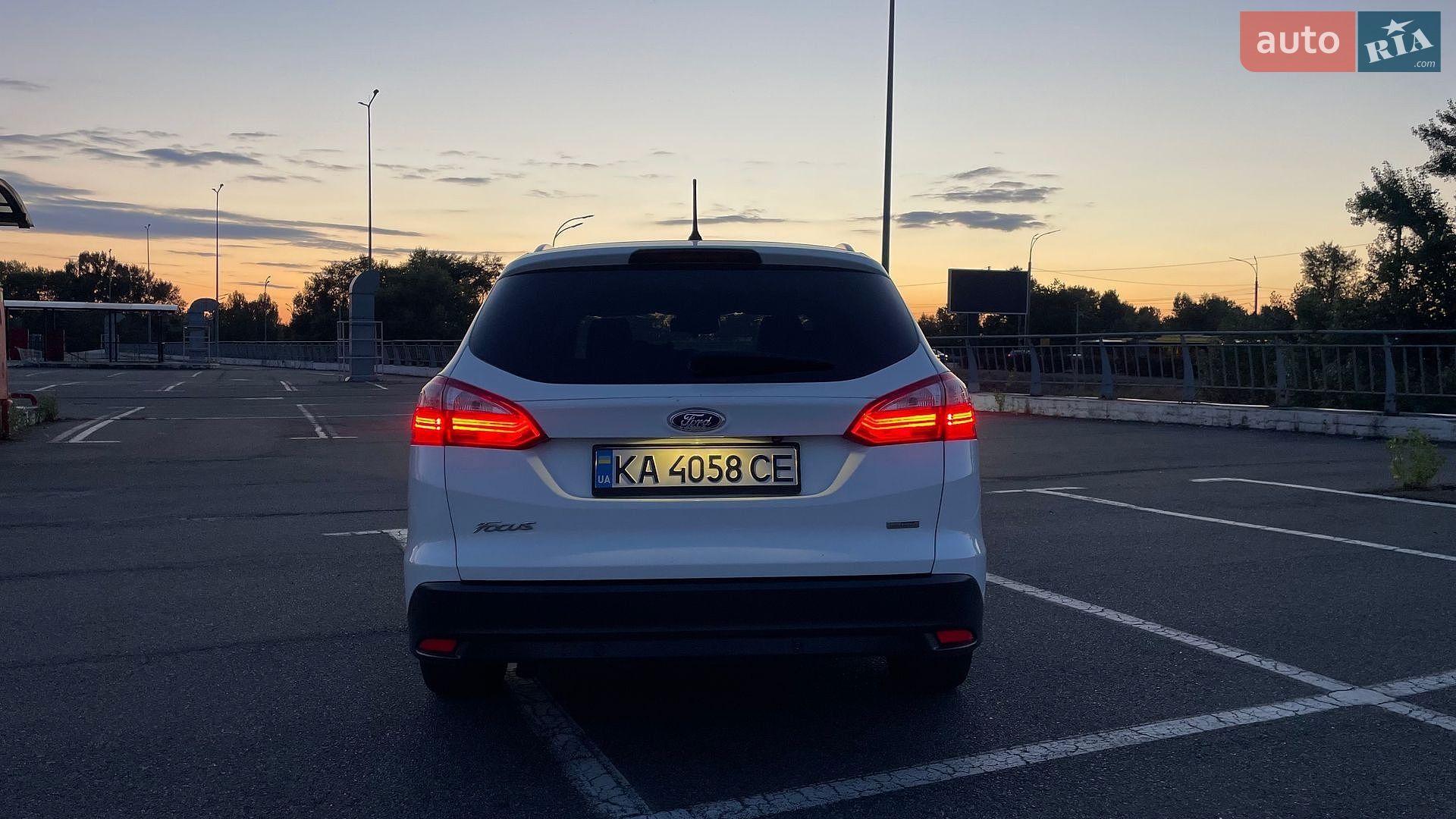 Ford Focus 2013 VIN WF0LXXGCBLDU79492 фото оголошення 17 з 25