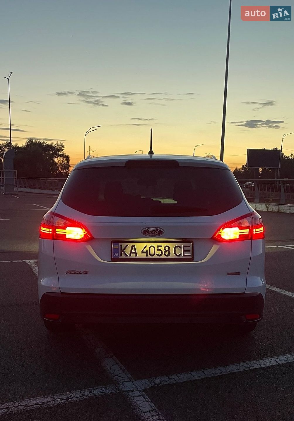 Ford Focus 2013 VIN WF0LXXGCBLDU79492 фото оголошення 19 з 25