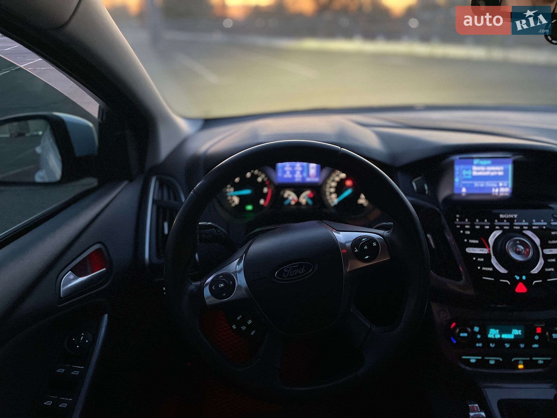 Ford Focus 2013 VIN WF0LXXGCBLDU79492 фото оголошення 18 з 25