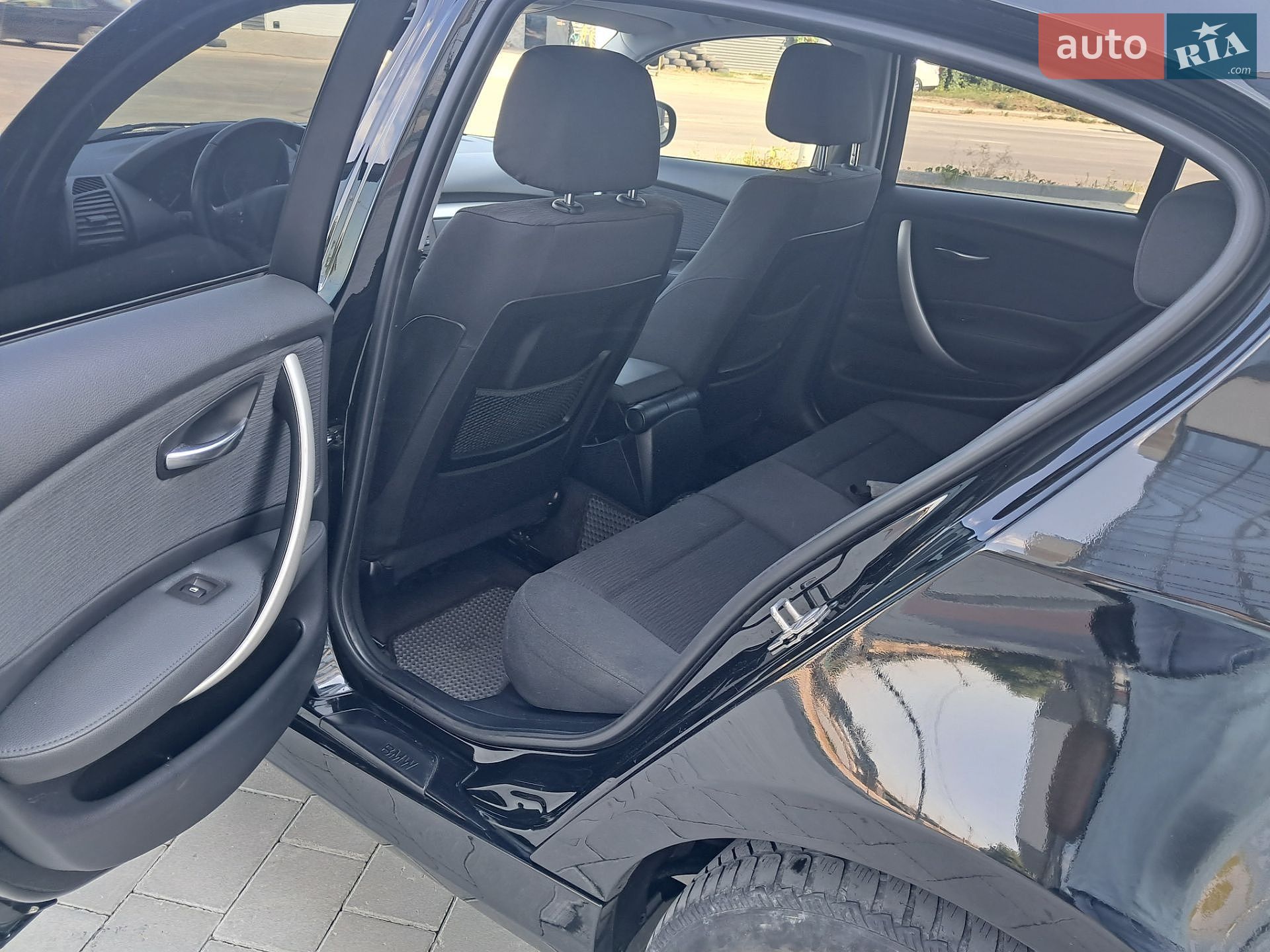 BMW 1 Series 2010 VIN WBAUH31040E523757 фото оголошення 11 з 13