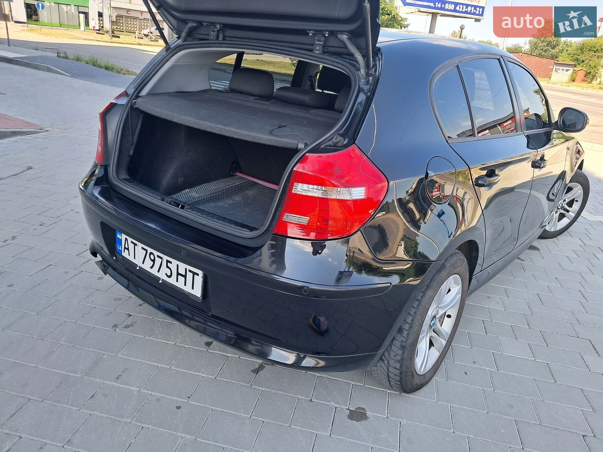 BMW 1 Series 2010 VIN WBAUH31040E523757 фото оголошення 12 з 13