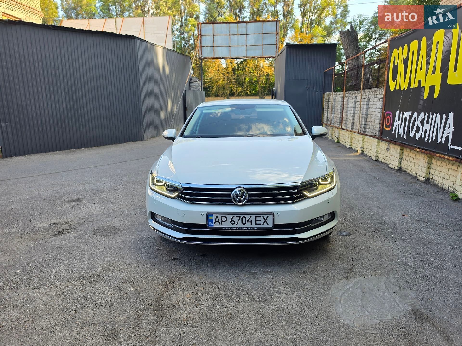 Volkswagen Passat 2018 VIN WVWZZZ3CZKE021404 фото оголошення 3 з 34
